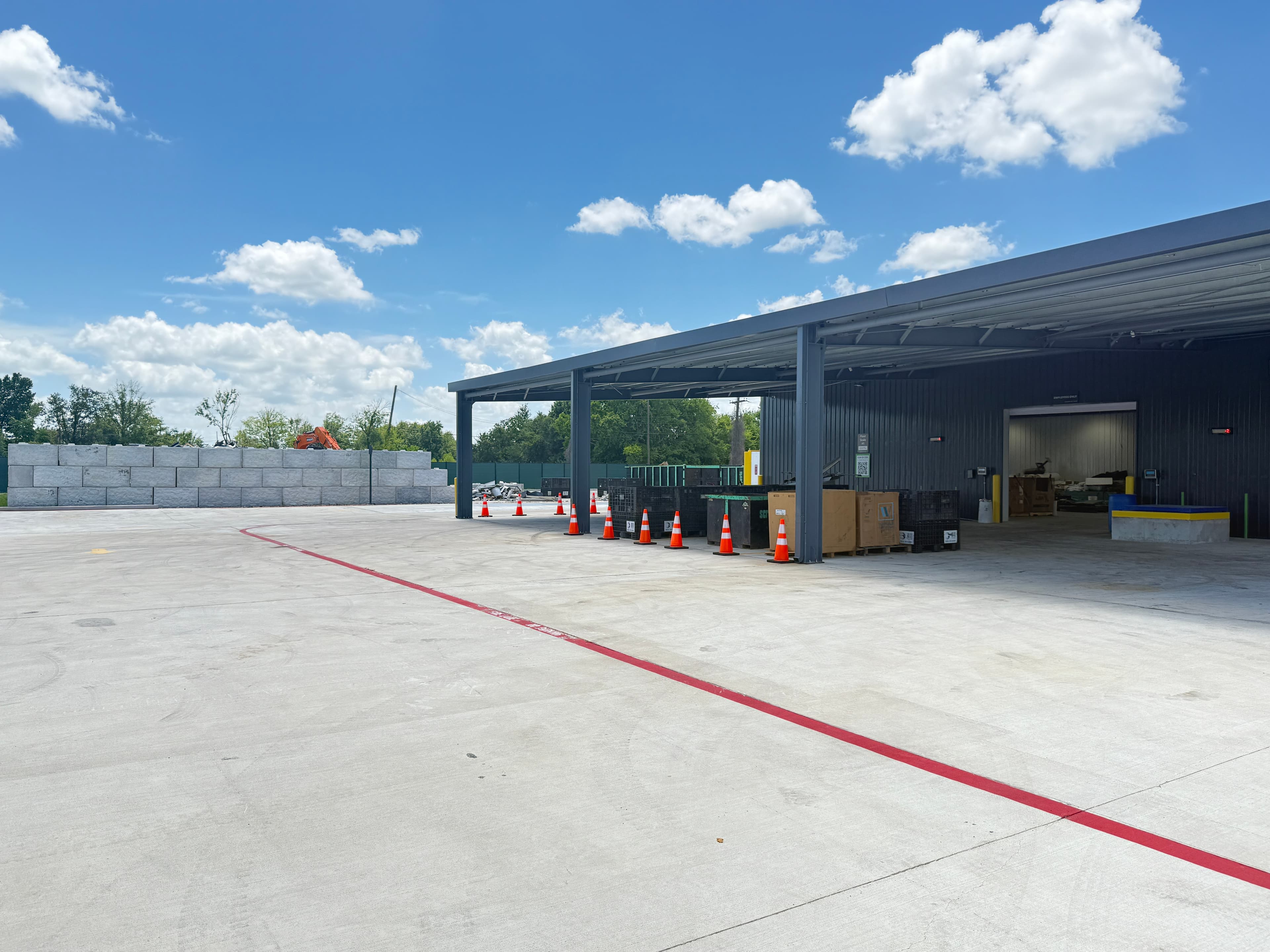 Covered unloading area at Beaumont Recycling