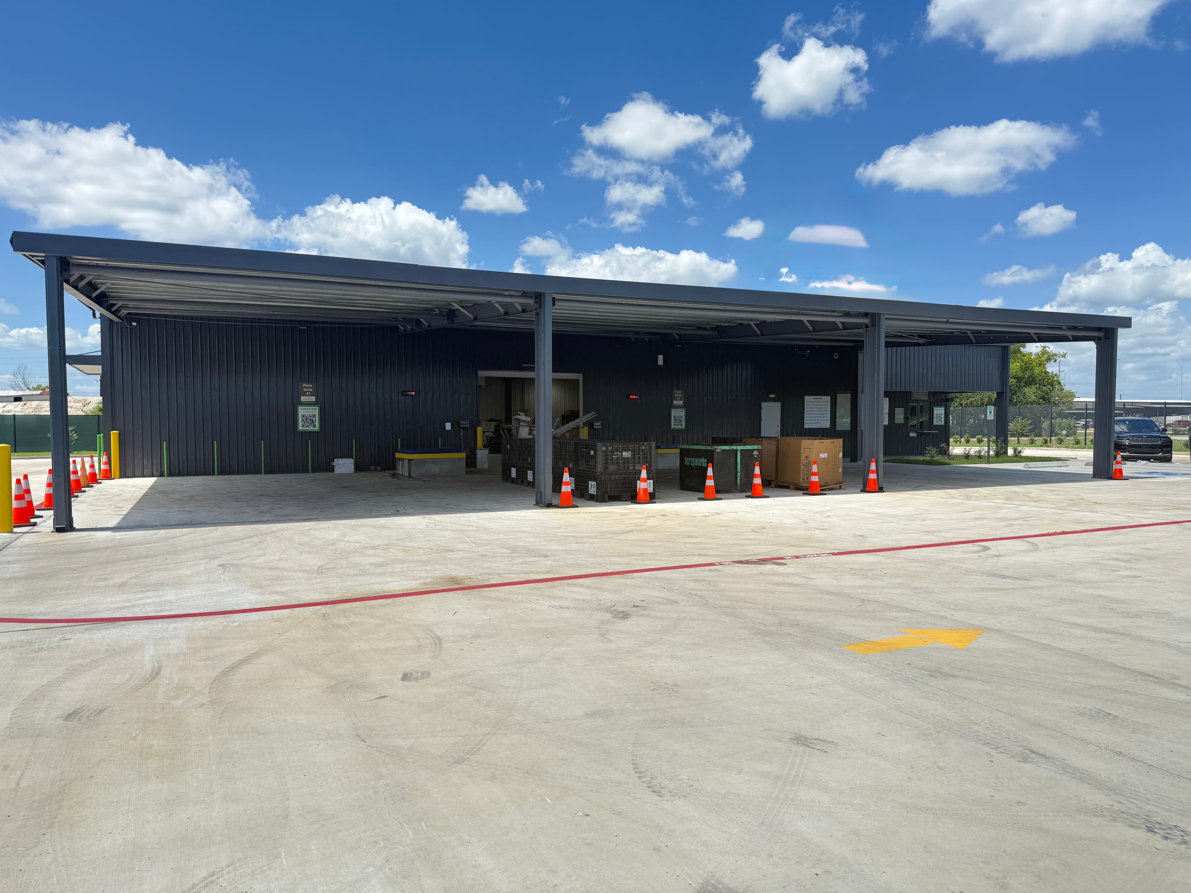 Covered non-ferrous receiving area at Beaumont Recycling